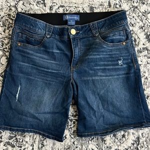 Democracy lots of stretch shorts